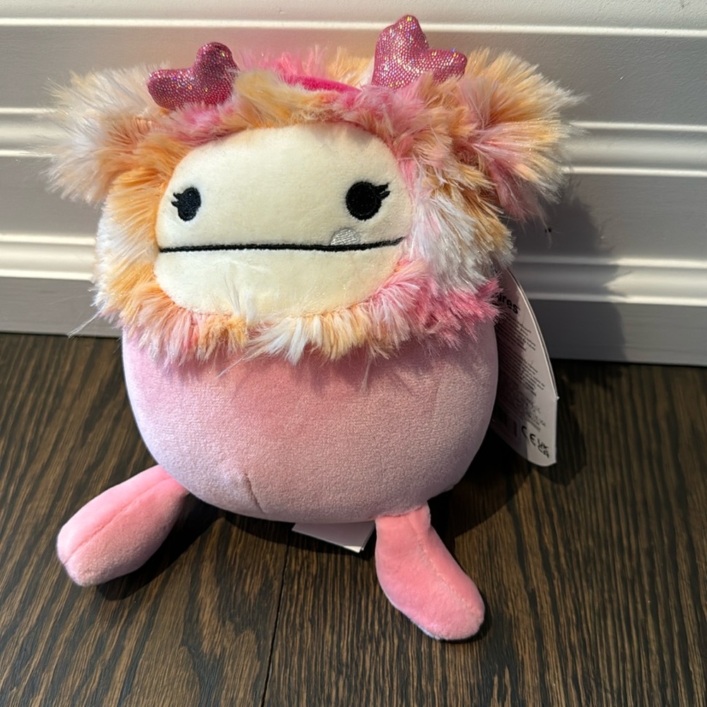 5” Caparinne the Bigfoot Valentines Day Squishmallow